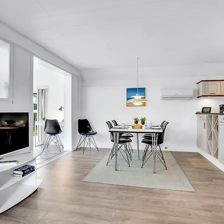 Frida - 125m From The Sea By Interhome